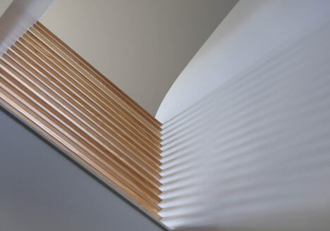 階段木製ルーバー