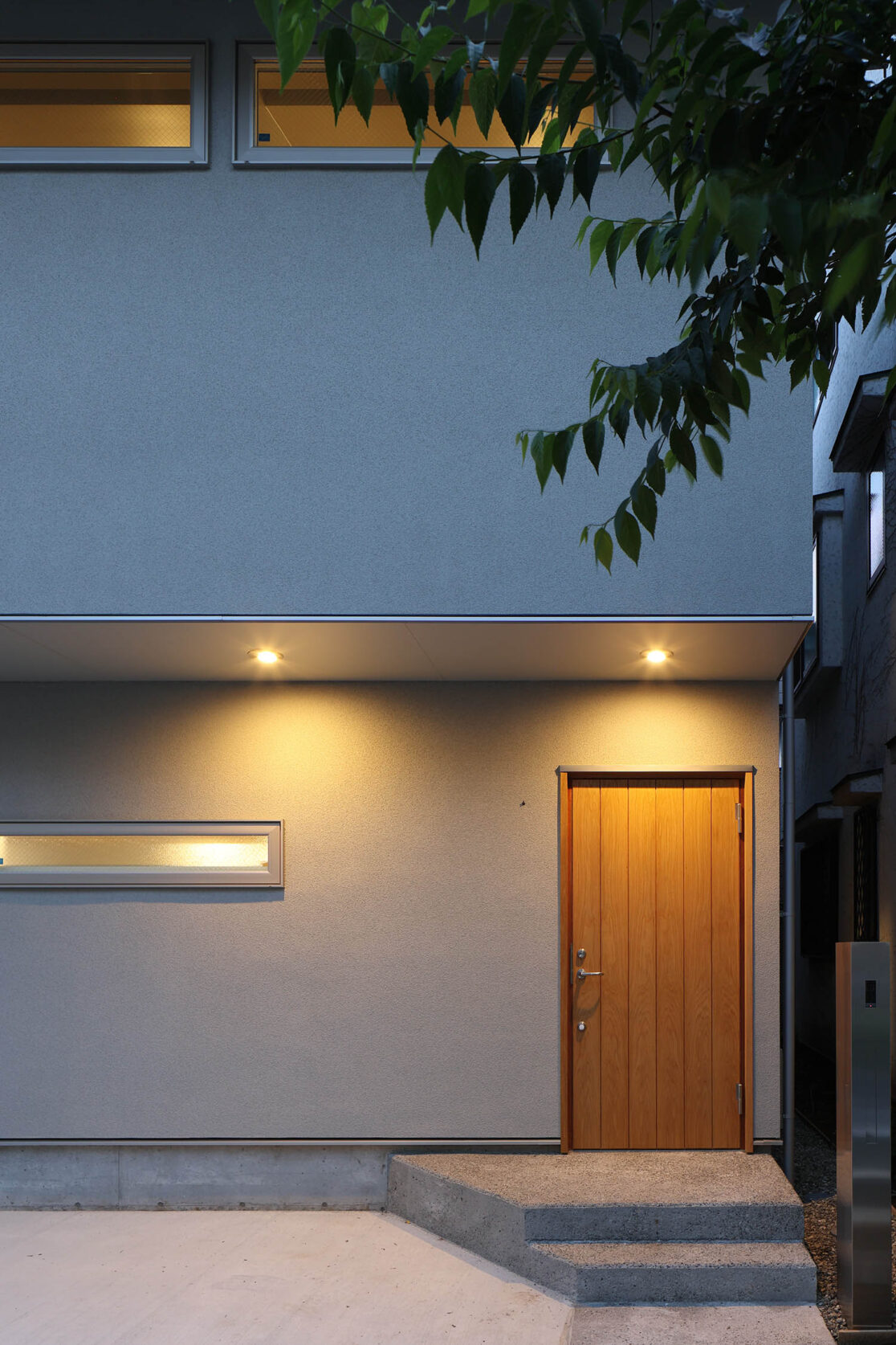 玄関ポーチ夕景