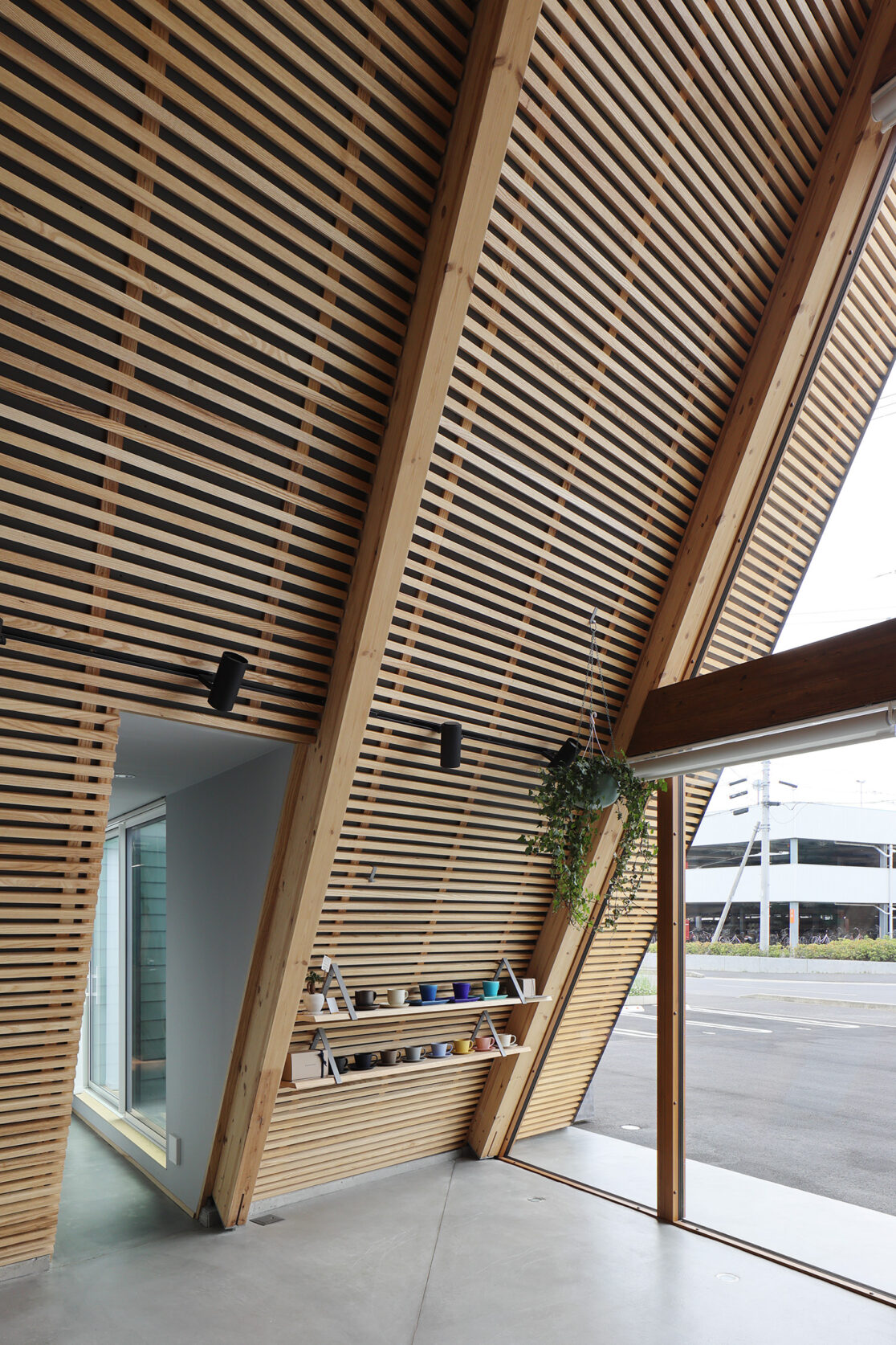 コミュニティ棟、オフィス棟との接続部