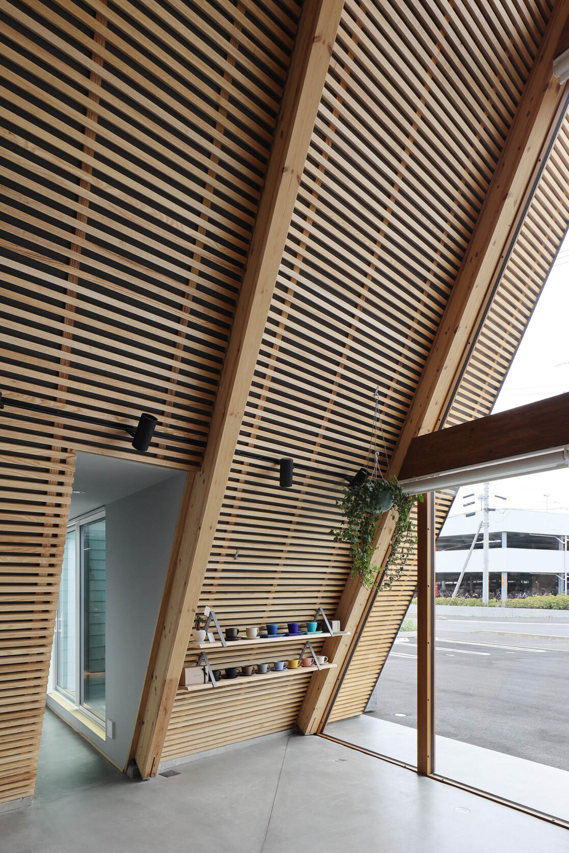 コミュニティ棟、オフィス棟との接続部